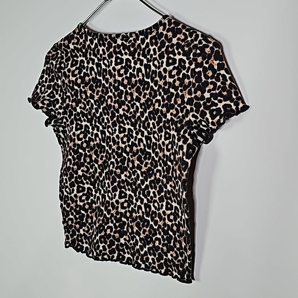 American Eagle xs leopard print short sleeve crop top - Picture 3 of 6